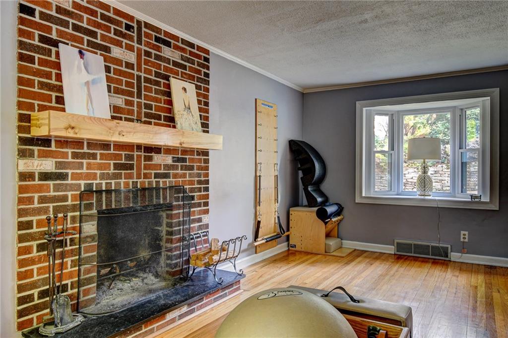 326 Woodside Road Pittsburgh, PA 15221 - Photo 13 of 25 Gallery Image 13