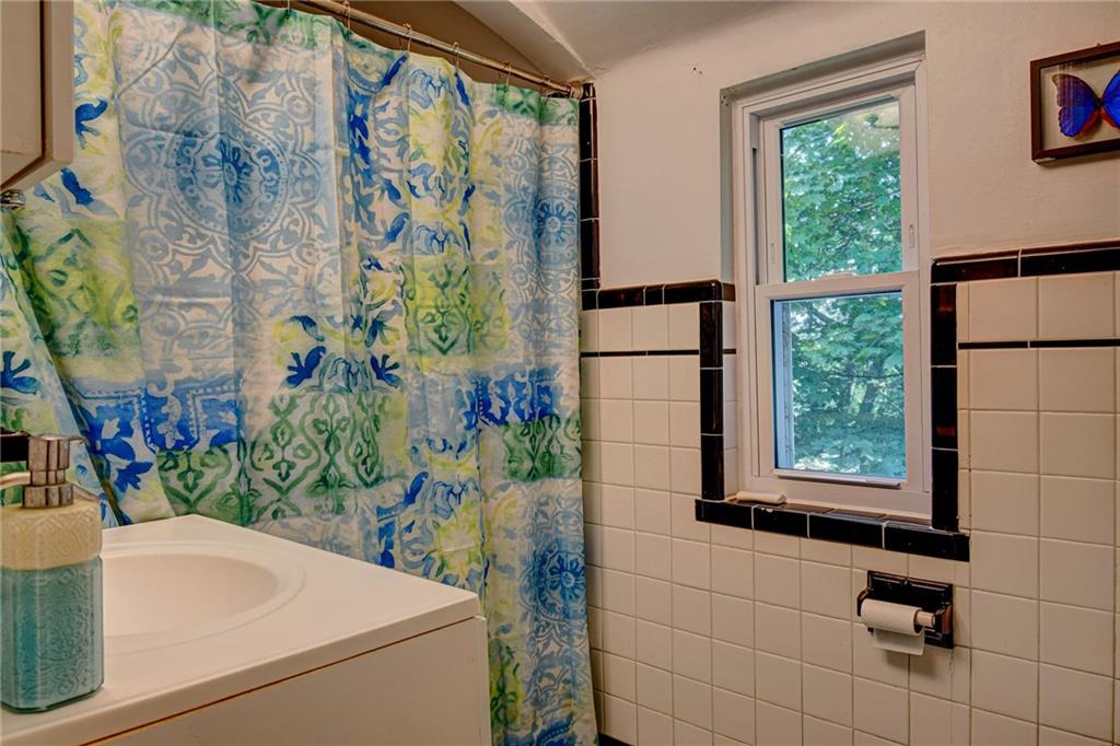 326 Woodside Road Pittsburgh, PA 15221 - Photo 17 of 25 Gallery Image 17