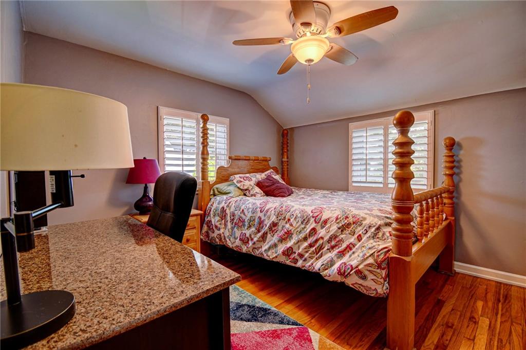 326 Woodside Road Pittsburgh, PA 15221 - Photo 18 of 25 Gallery Image 18