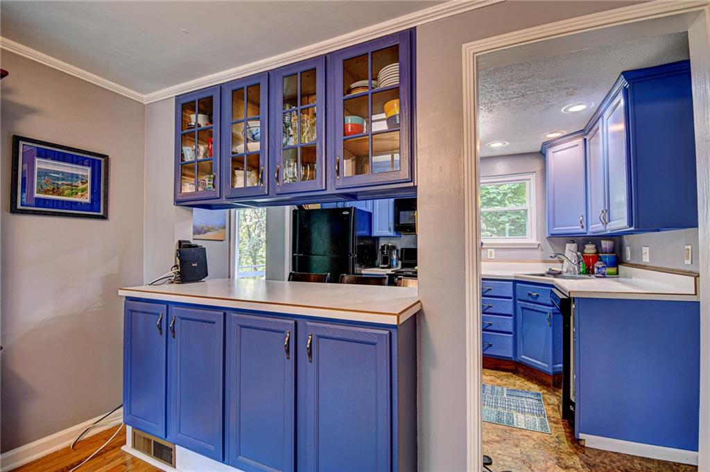 326 Woodside Road Pittsburgh, PA 15221 - Photo 5 of 25 Gallery Image 5