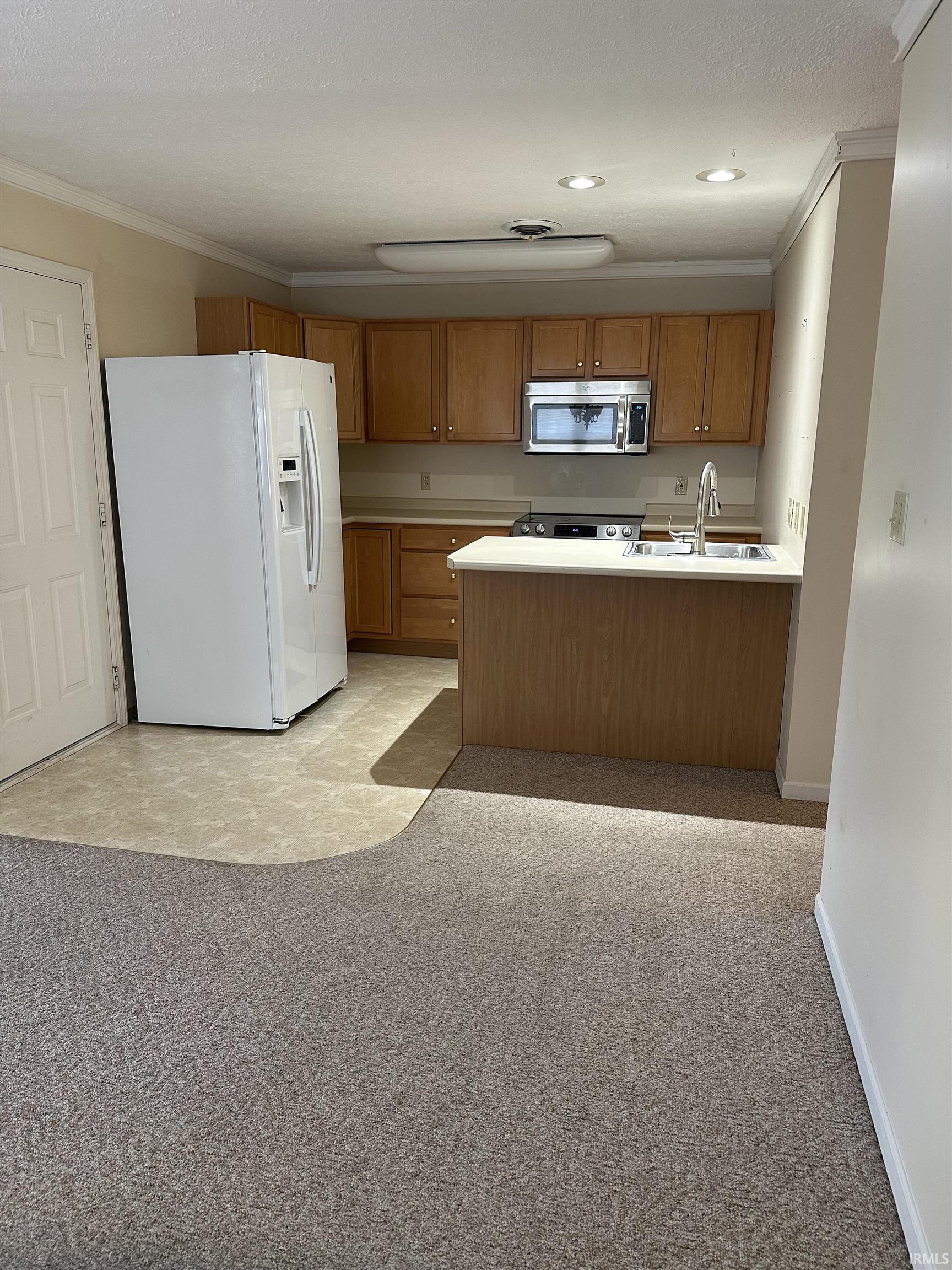 802 Walnut Ridge East Logansport, IN 46947 - Photo 5 of 17