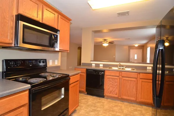 $1,800 | 806 Municipal Drive, Leander, TX 78641