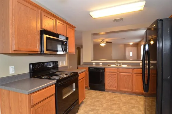 $1,800 | 806 Municipal Drive, Leander, TX 78641