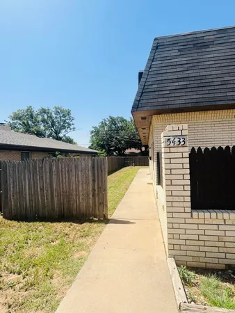 $800 | 5433 40th Street, Unit B, Lubbock, TX 79414