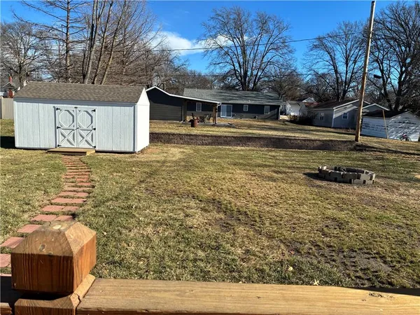 $289,900 | 305 North 4th Street, Gower, MO 64454