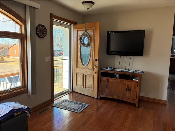$289,900 | 305 North 4th Street, Gower, MO 64454