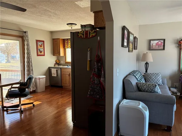 $289,900 | 305 North 4th Street, Gower, MO 64454