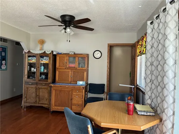 $289,900 | 305 North 4th Street, Gower, MO 64454
