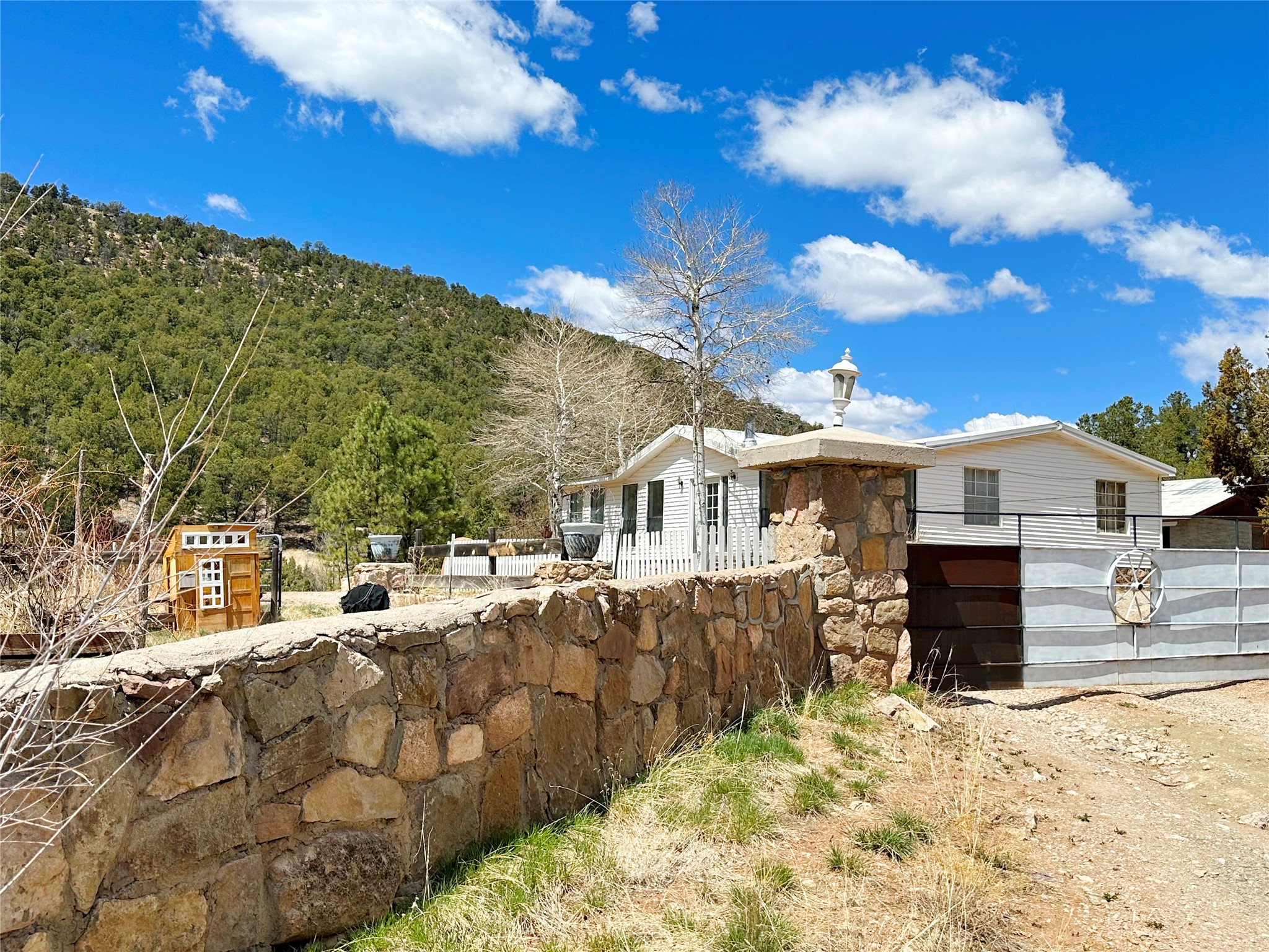 53 County Rd B44C Pecos, NM 87552 - Photo 3 of 51