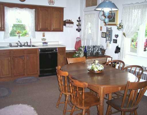 4220 Glasgow Road Valencia, PA 16059 - Photo 3 of 8 Kitchen.