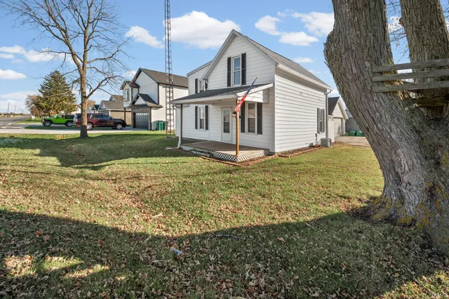 $214,999 | 402 East Oxford Street, Otterbein, IN 47970