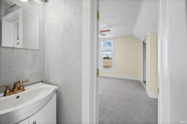 $214,999 | 402 East Oxford Street, Otterbein, IN 47970