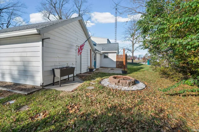 $214,999 | 402 East Oxford Street, Otterbein, IN 47970