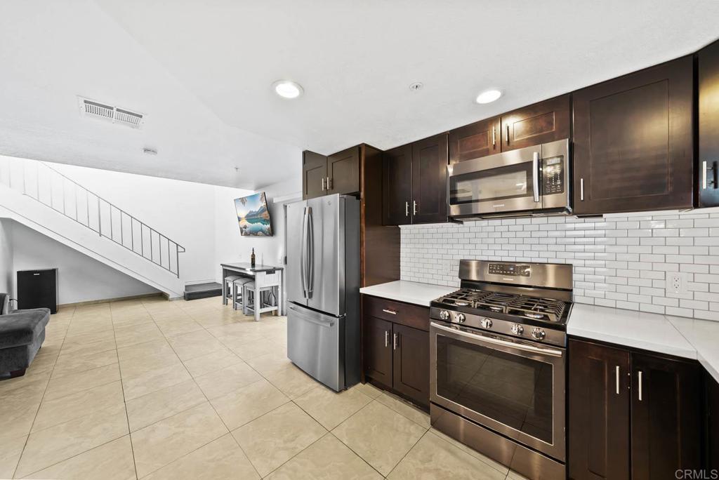 2560 Bancroft Drive, Unit 8 Spring Valley, CA 91977 - Photo 4 of 44