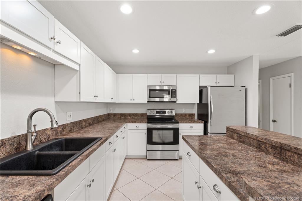 1459 Southwest Seahawk Way Palm City, FL 34990 - Photo 8 of 38
