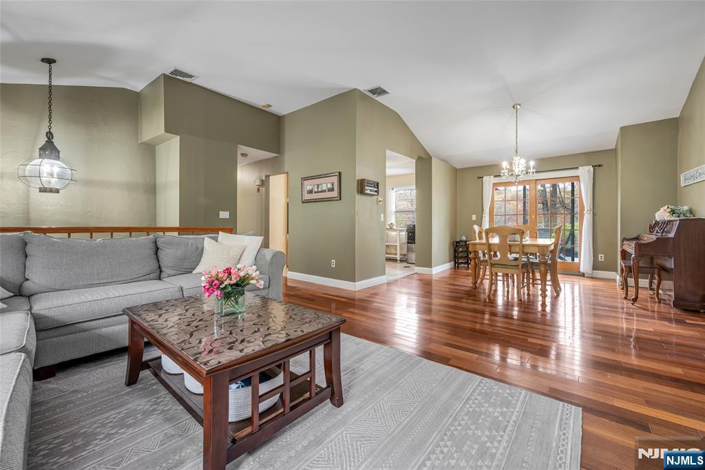 41 Shongum Road Randolph, NJ 07869 - Photo 5 of 36