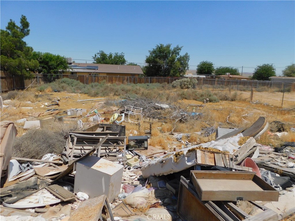 25372 Jade Road Barstow, CA 92311 - Photo 28 of 28 a view of a lake with a terrace