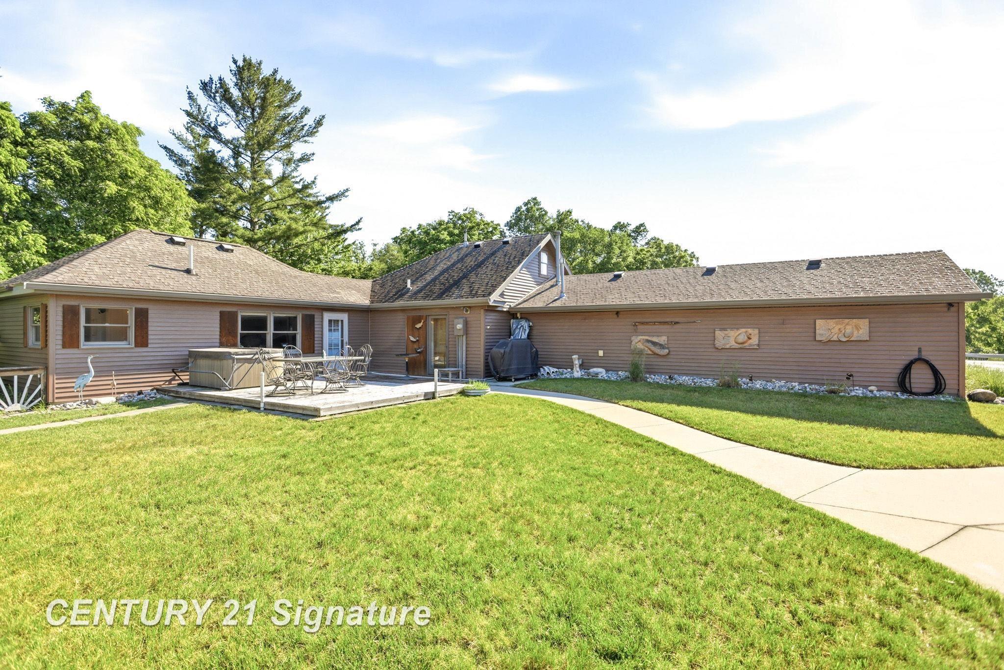 4065 North River Road Freeland, MI 48623 - Photo 39 of 47