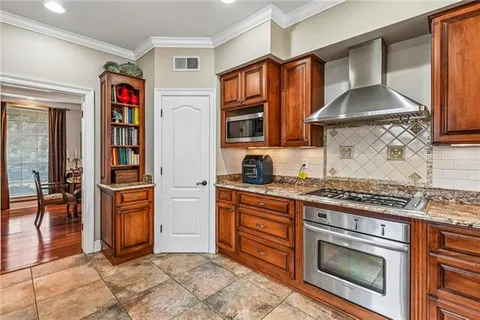$469,900 | 3708 Lake Arrowhead Drive, Harvey, LA 70058