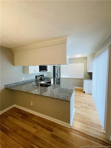 $2,300 | 2903 Southwest Lakemont Place, Palm City, FL 34990