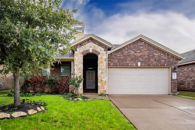 $2,300 | 23719 San Barria Drive, Katy, TX 77493