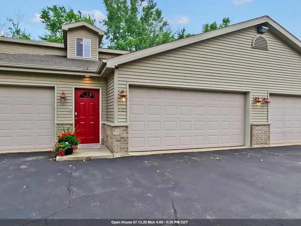$229,900 | 1497 Arctic Court, Suamico, WI 54173