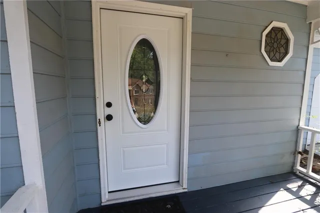 a close up view of a washer and dryer