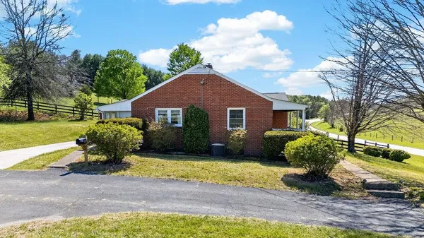 $429,000 | 488 Buffalo Gap Highway, Churchville, VA 24421
