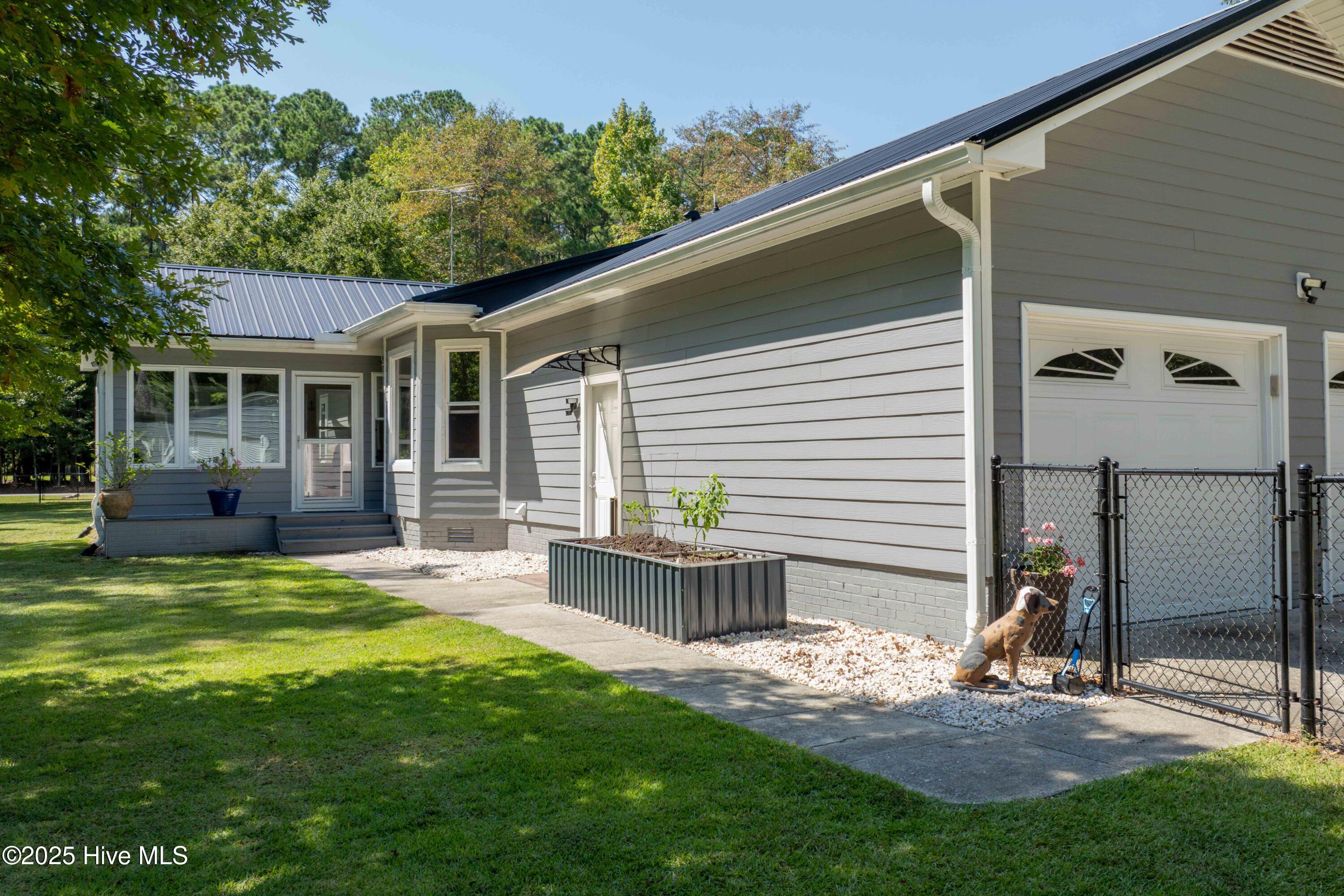 102 Ridgewood Trail New Bern, NC 28560 - Photo 40 of 66 102 Ridgewood - Exterior - Edited_15