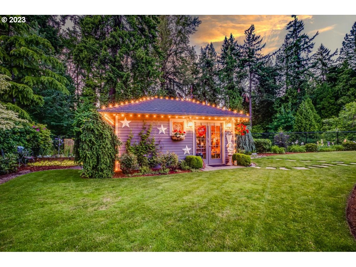1531 Southeast 26th Drive Gresham, OR 97080 - Photo 11 of 44 a view of a park with a large trees