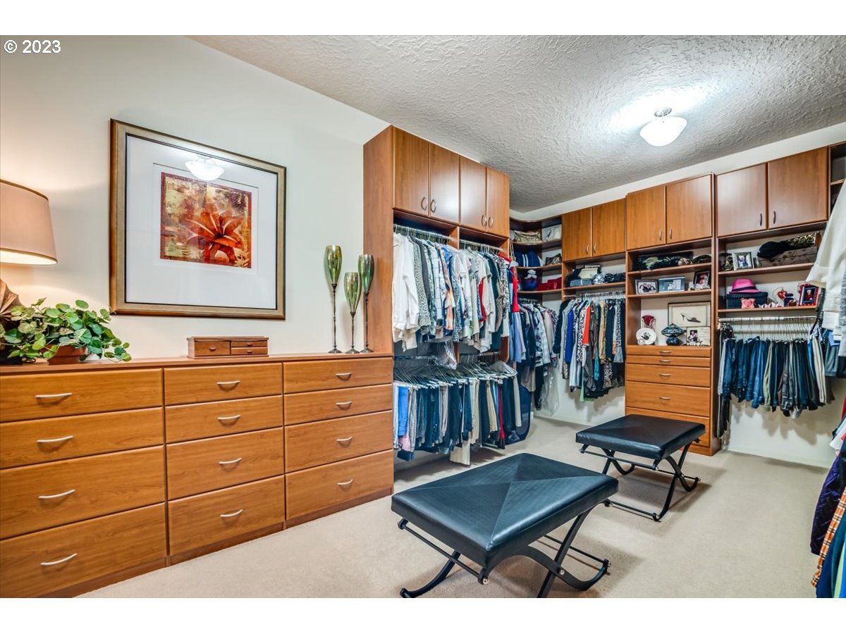 1531 Southeast 26th Drive Gresham, OR 97080 - Photo 30 of 44