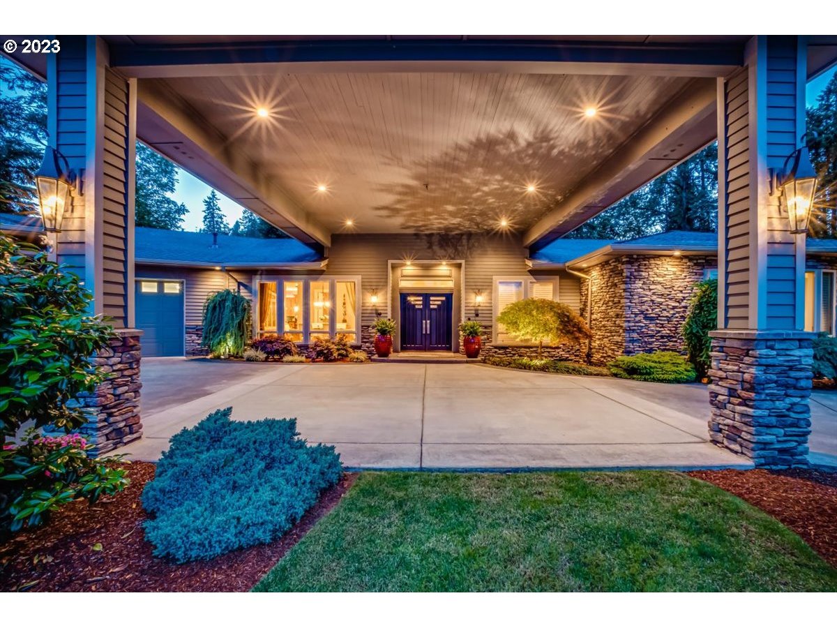 1531 Southeast 26th Drive Gresham, OR 97080 - Photo 4 of 44 a view of an house with backyard and porch