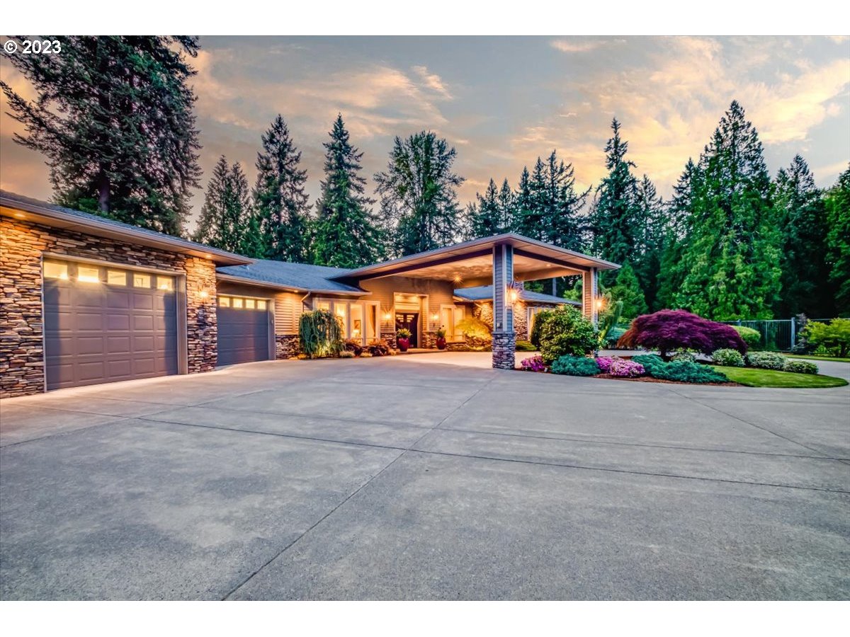 1531 Southeast 26th Drive Gresham, OR 97080 - Photo 8 of 44 a view of an outdoor space and yard