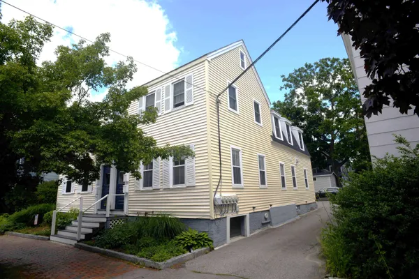 $475,000 | 145 Cabot Street, Unit 1, Portsmouth, NH 03801