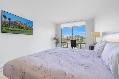 $698,000 | 910 Island Drive, Unit 406, Rancho Mirage, CA 92270