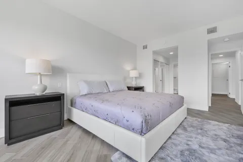 $698,000 | 910 Island Drive, Unit 406, Rancho Mirage, CA 92270