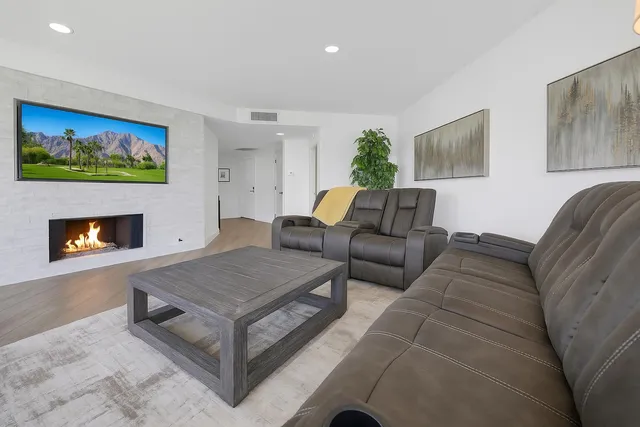 $748,000 | 910 Island Drive, Unit 406, Rancho Mirage, CA 92270
