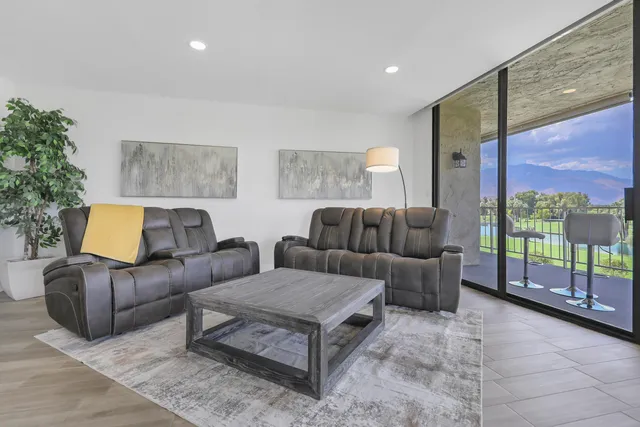 $748,000 | 910 Island Drive, Unit 406, Rancho Mirage, CA 92270