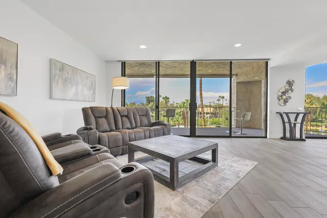 $748,000 | 910 Island Drive, Unit 406, Rancho Mirage, CA 92270
