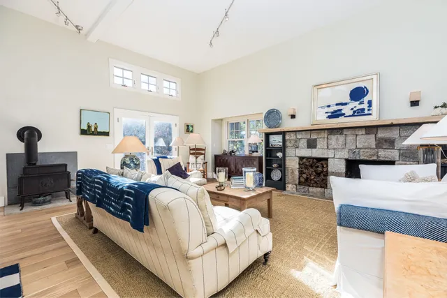 $2,400,000 | 18 Mainmast Circle, New Castle, NH 03854