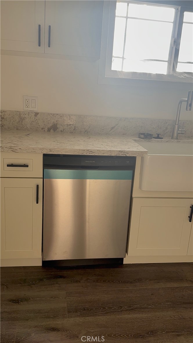 880 South State Street Hemet, CA 92543 - Photo 13 of 21 a view of cabinets and wooden floor