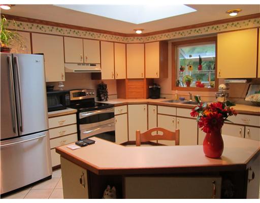 4 Don Gay Road Smithfield, RI 02917 - Photo 9 of 19 Kitchen. beautiful kitchen, with new high end stainless appliances.