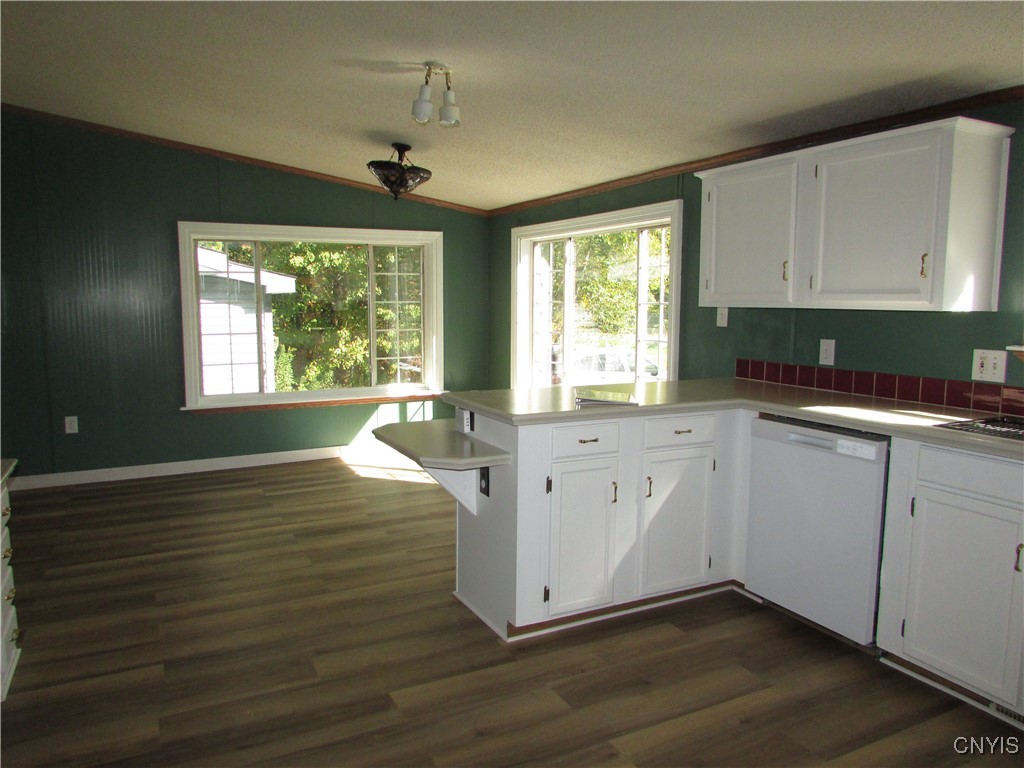 159 Rathburn Road Granby, NY 13069 - Photo 8 of 22 Dining area is light & bright.