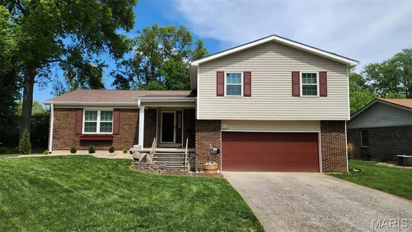 $250,000 | 44 Belle Crest Drive, Belleville, IL 62221