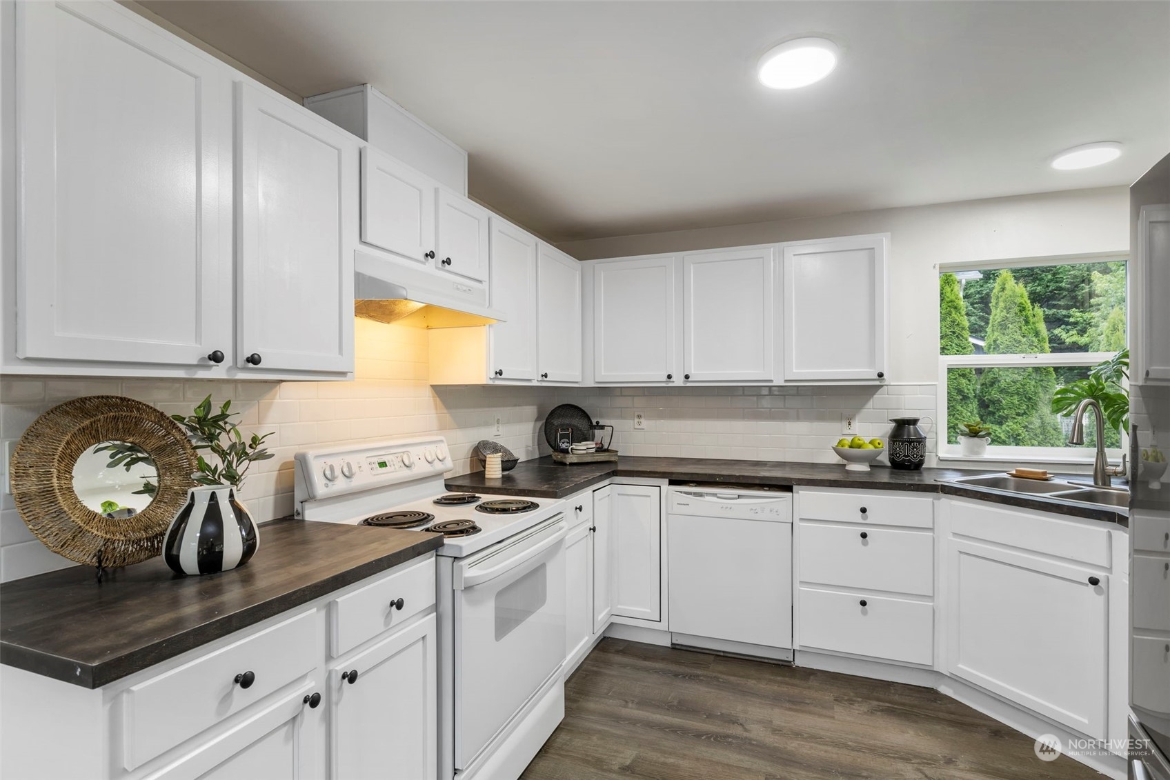 26412 Barrett Road Northeast Kingston, WA 98346 - Photo 11 of 26 Gallery Image 11