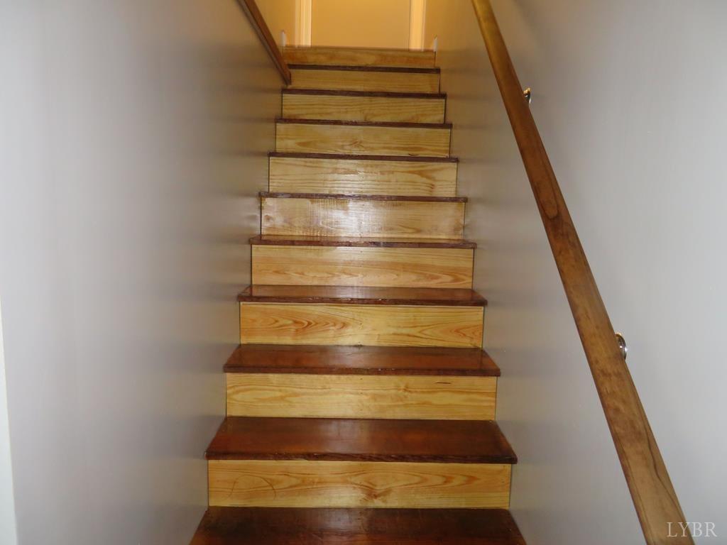 2961 Cotton Patch Road Gretna, VA 24557 - Photo 18 of 24 a view of entryway