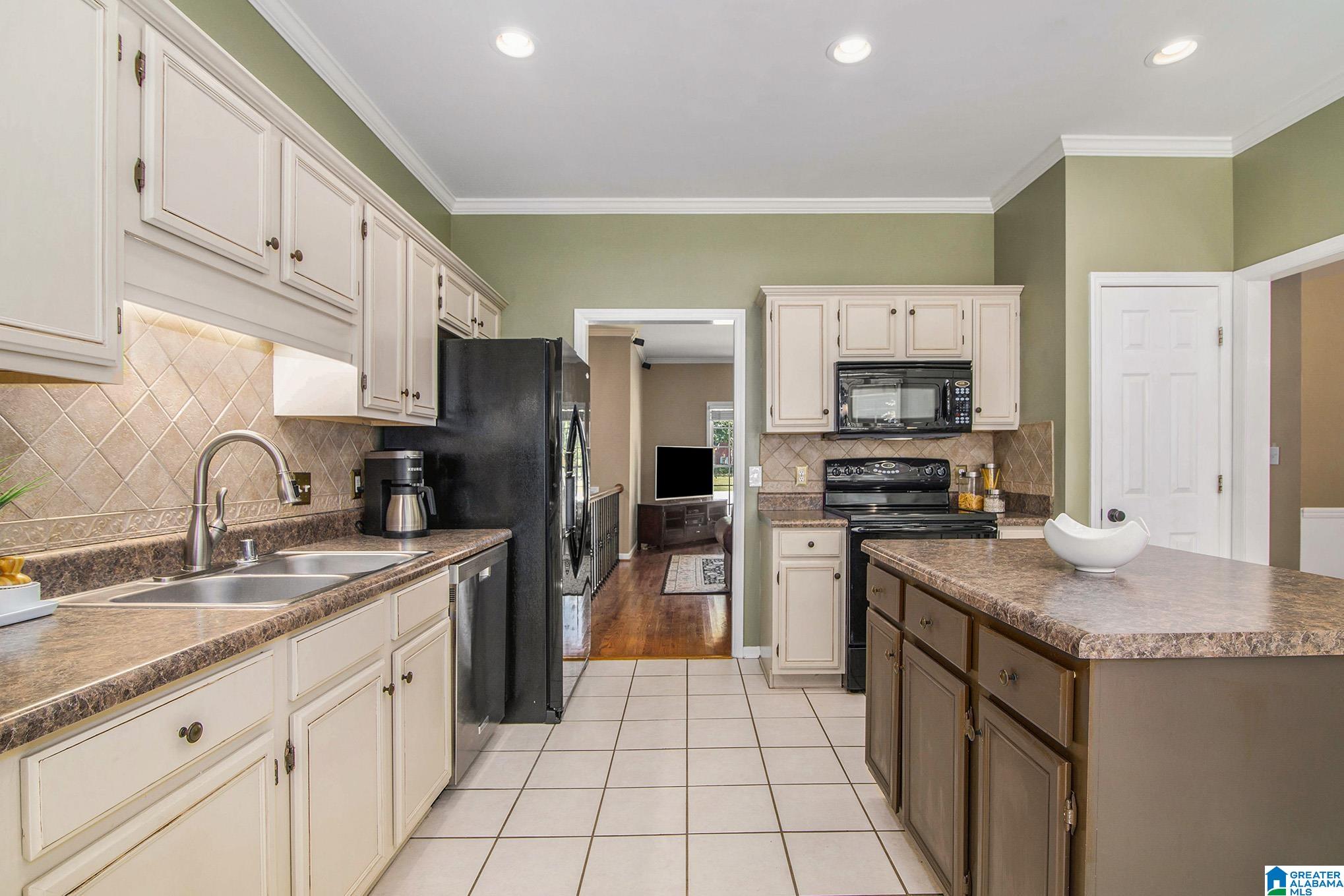 308 Regina Circle Birmingham, AL 35244 - Photo 11 of 42