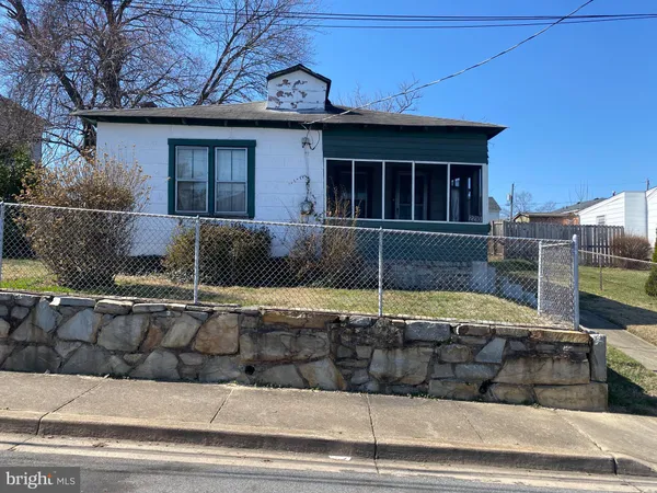 $749,900 | 2210 South Nelson Street, Arlington, VA 22206