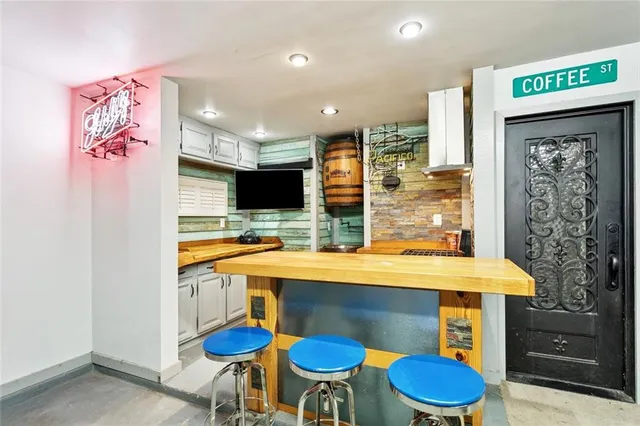 $420,000 | 390 Azalea Drive, Mandeville, LA 70471