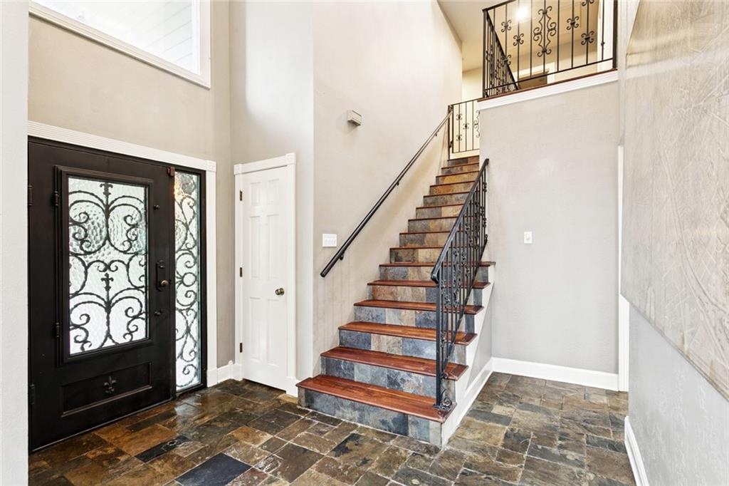 390 Azalea Drive Mandeville, LA 70471 - Photo 4 of 27